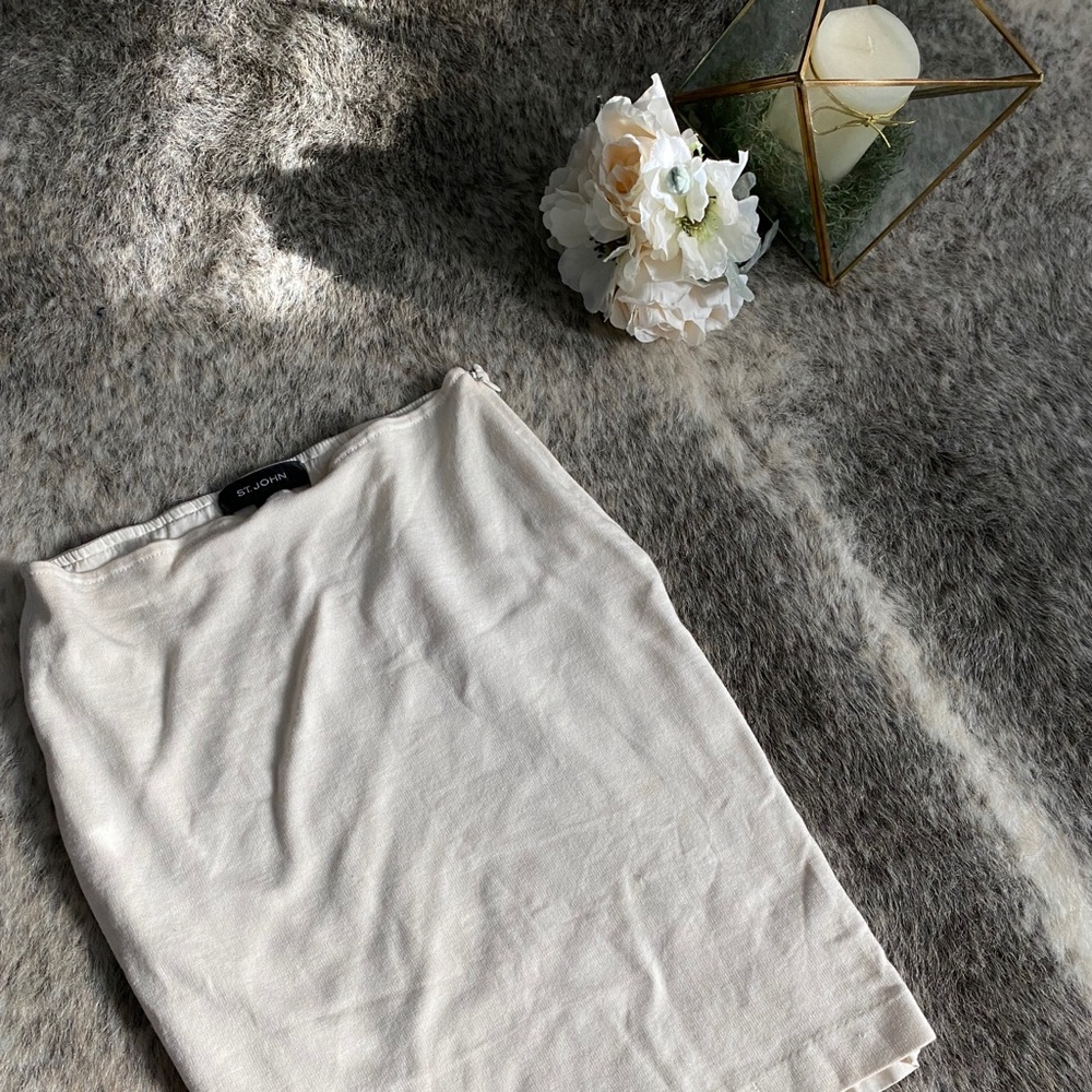 ST JOHN PENCIL SKIRT SIZE 6